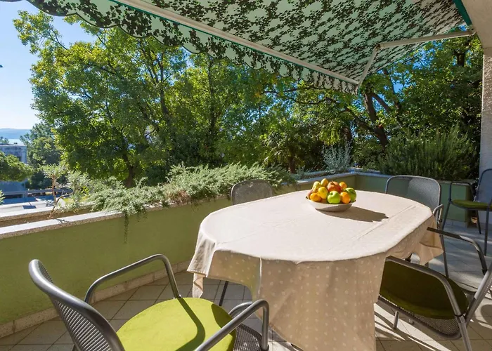 Apartment In 14210 Crikvenica