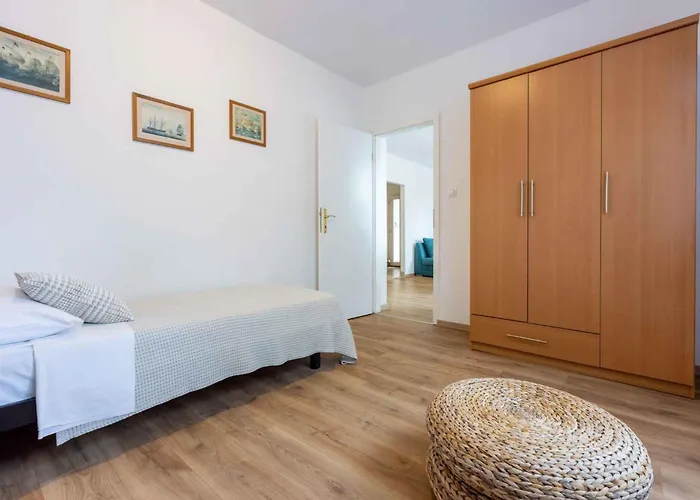 Apartment In 14210 Crikvenica