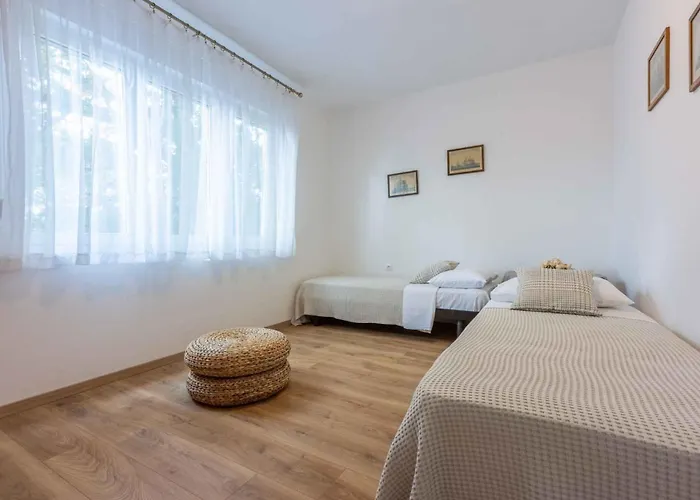 In 14210 * Crikvenica
